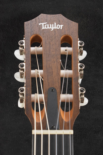 Taylor Academy 12e-N Nylon-String Acoustic-Electric Natural