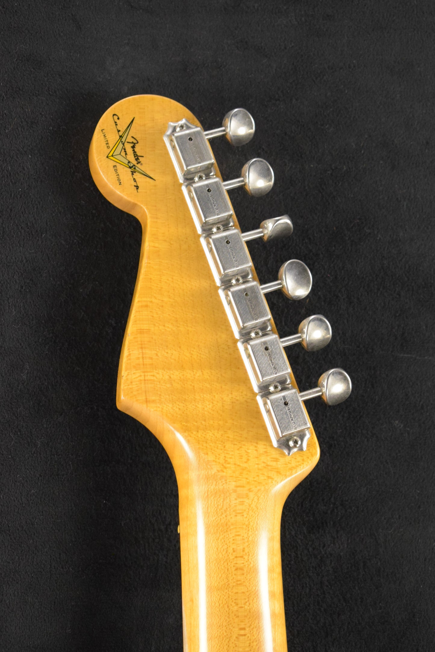 Fender Limited Edition '64 Stratocaster Journeyman Relic - Aged Burgundy Mist Metallic