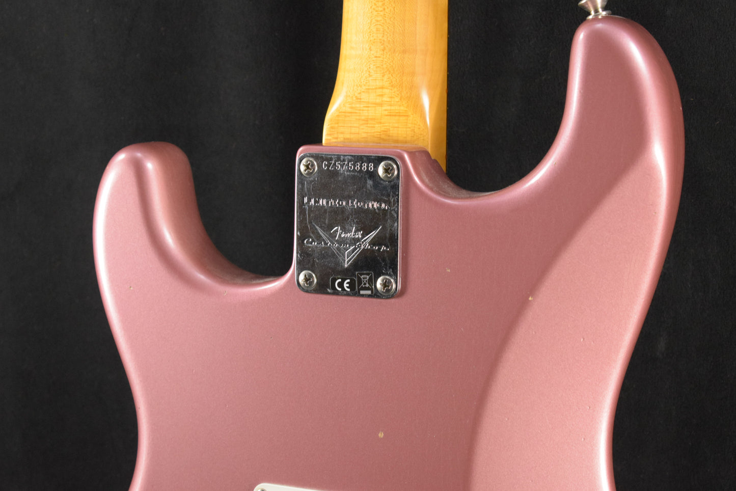 Fender Limited Edition '64 Stratocaster Journeyman Relic - Aged Burgundy Mist Metallic