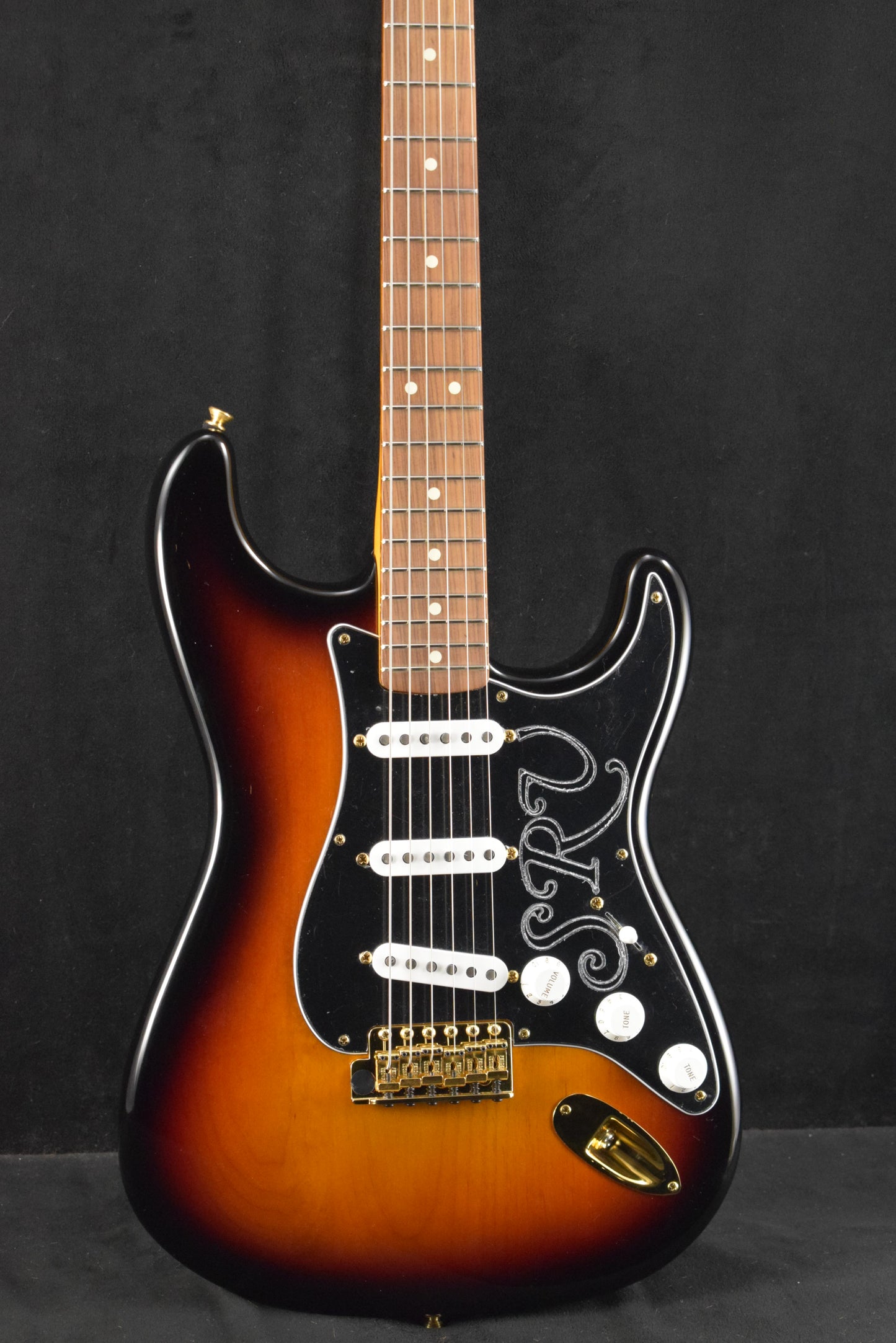 Fender Stevie Ray Vaughan Stratocaster Pau Ferro Fingerboard 3-Color Sunburst