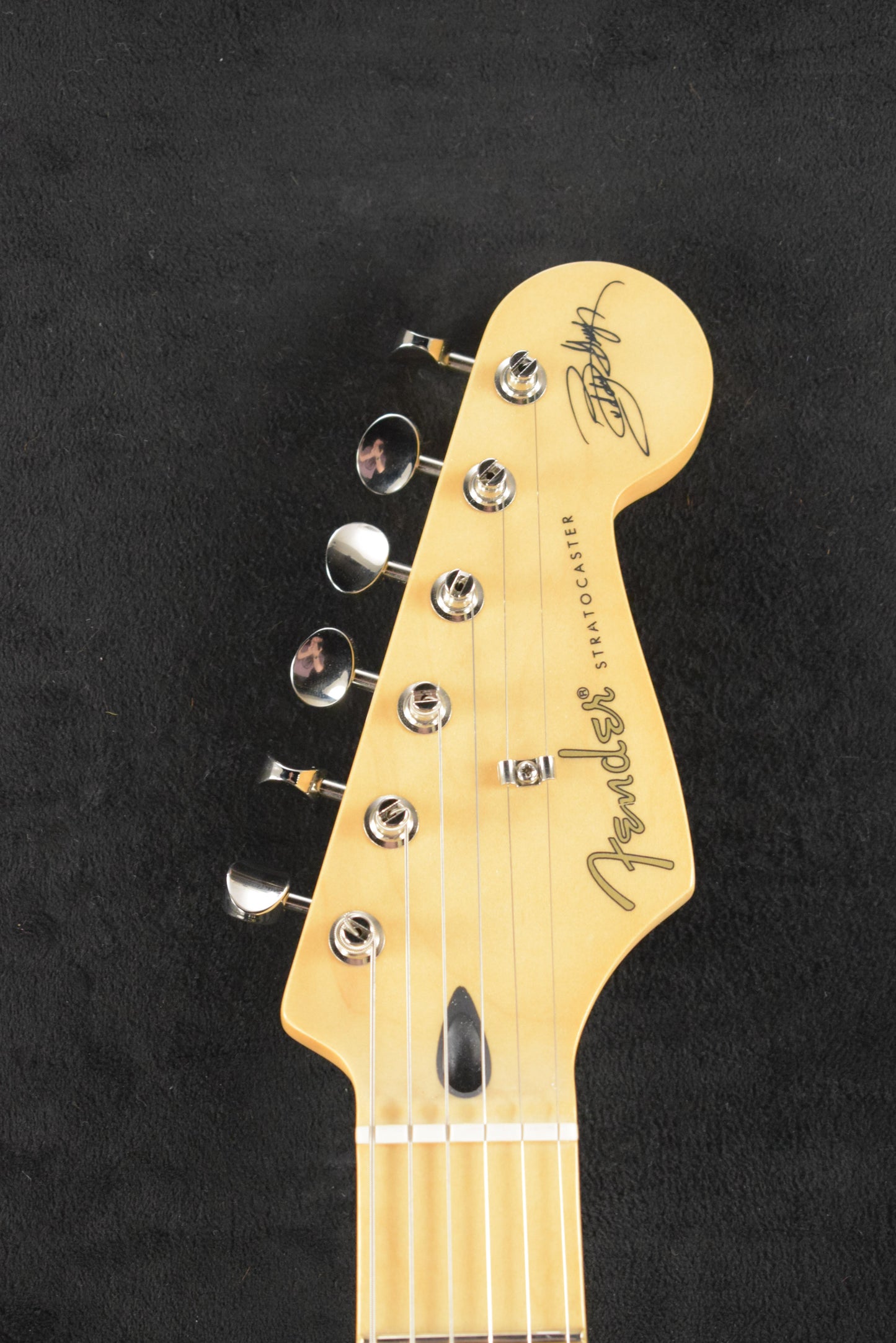 Fender Buddy Guy Standard Stratocaster Polka Dot Finish Maple Fingerboard