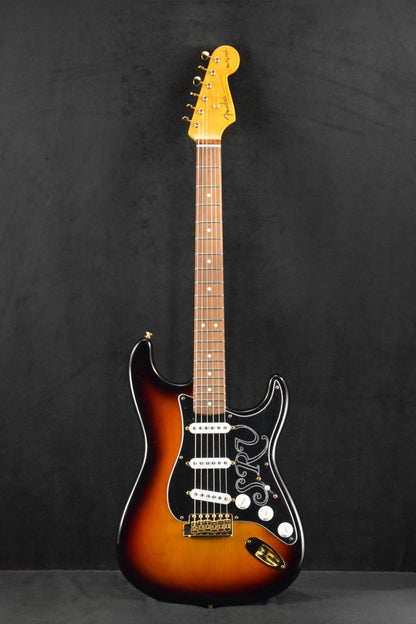 Fender Stevie Ray Vaughan Stratocaster Pau Ferro Fingerboard 3-Color Sunburst
