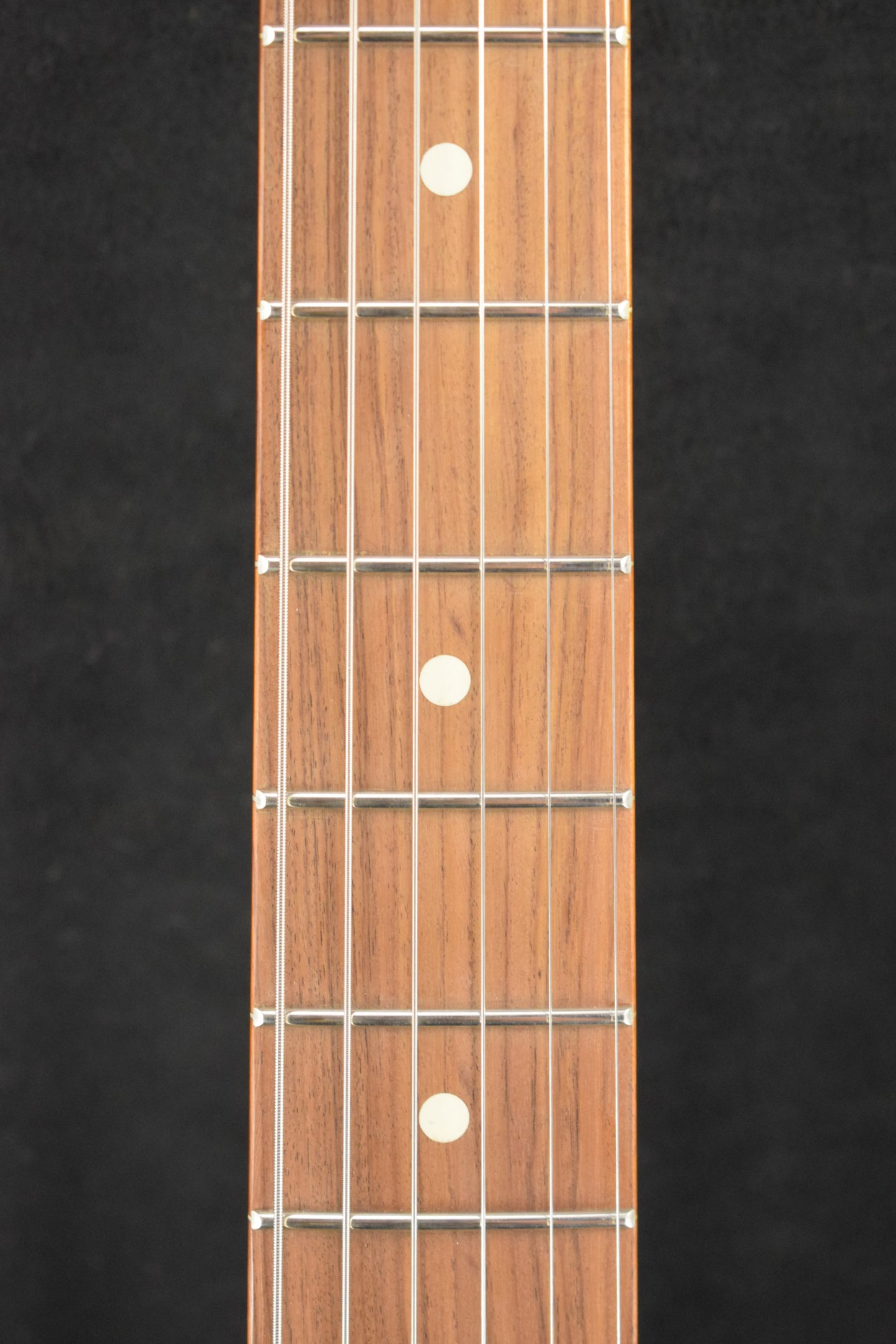 Fender Stevie Ray Vaughan Stratocaster Pau Ferro Fingerboard 3-Color Sunburst