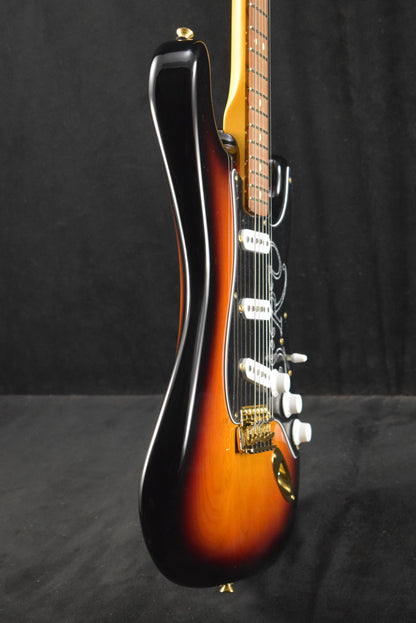 Fender Stevie Ray Vaughan Stratocaster Pau Ferro Fingerboard 3-Color Sunburst