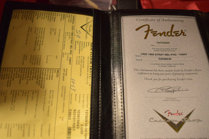 Fender Limited Edition 1960 Strat Relic w/Matching Headstock Vintage White