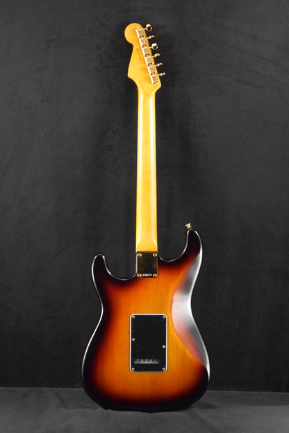Fender Stevie Ray Vaughan Stratocaster Pau Ferro Fingerboard 3-Color Sunburst