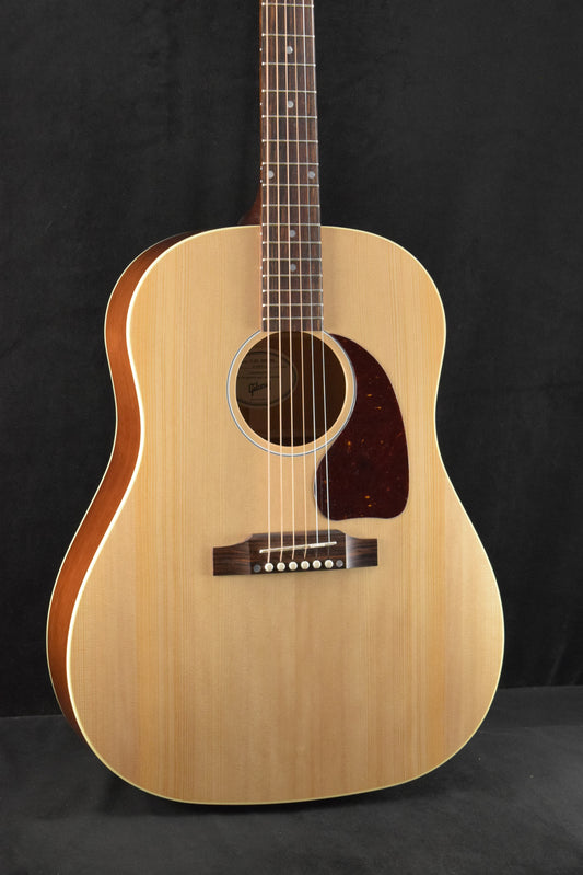 Gibson J-45 Special Satin Natural w/ Premium Soft Shell Case