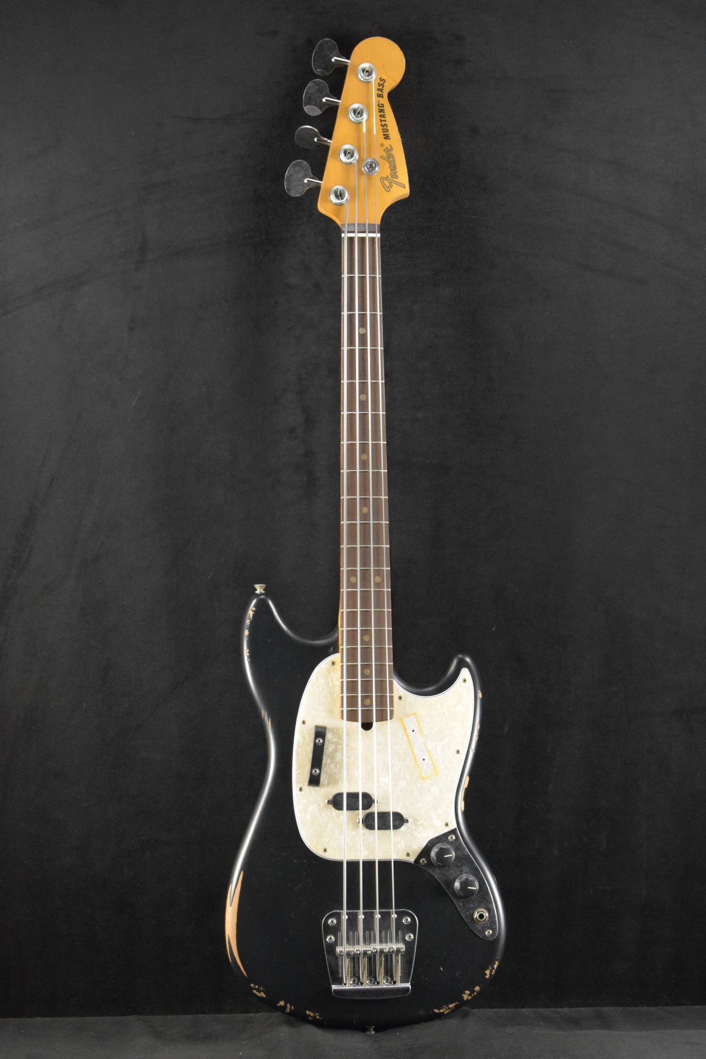 Fender JMJ Road Worn Mustang Bass Black