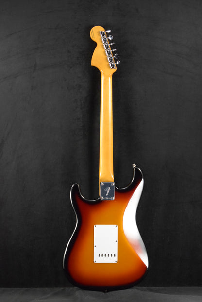 Fender Vintera III Late '60s Stratocaster 3-Color Sunburst Rosewood Fingerboard