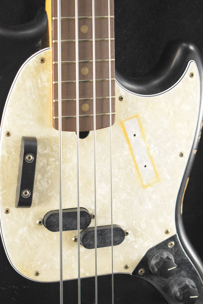Fender JMJ Road Worn Mustang Bass Black