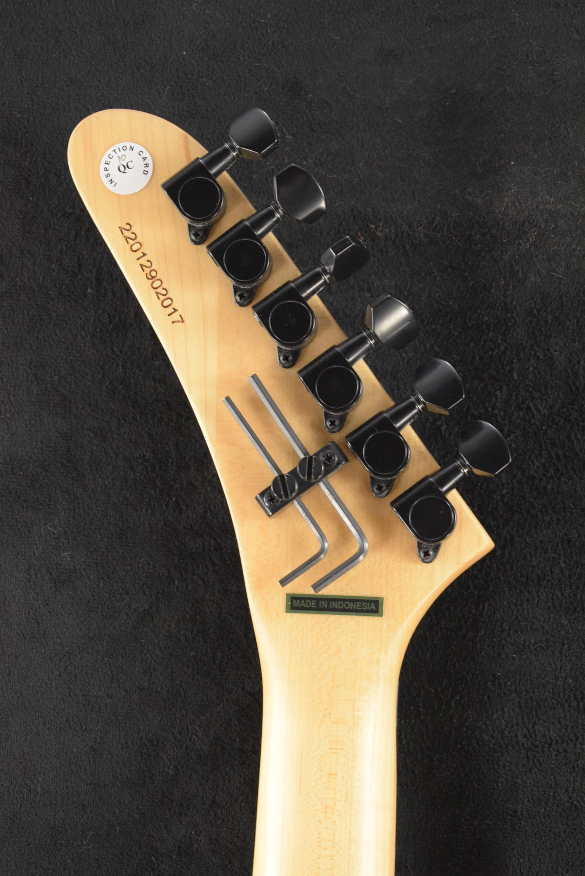 Kramer Baretta "Feral Cat" Custom Graphic Rainbow Leopard B-STOCK
