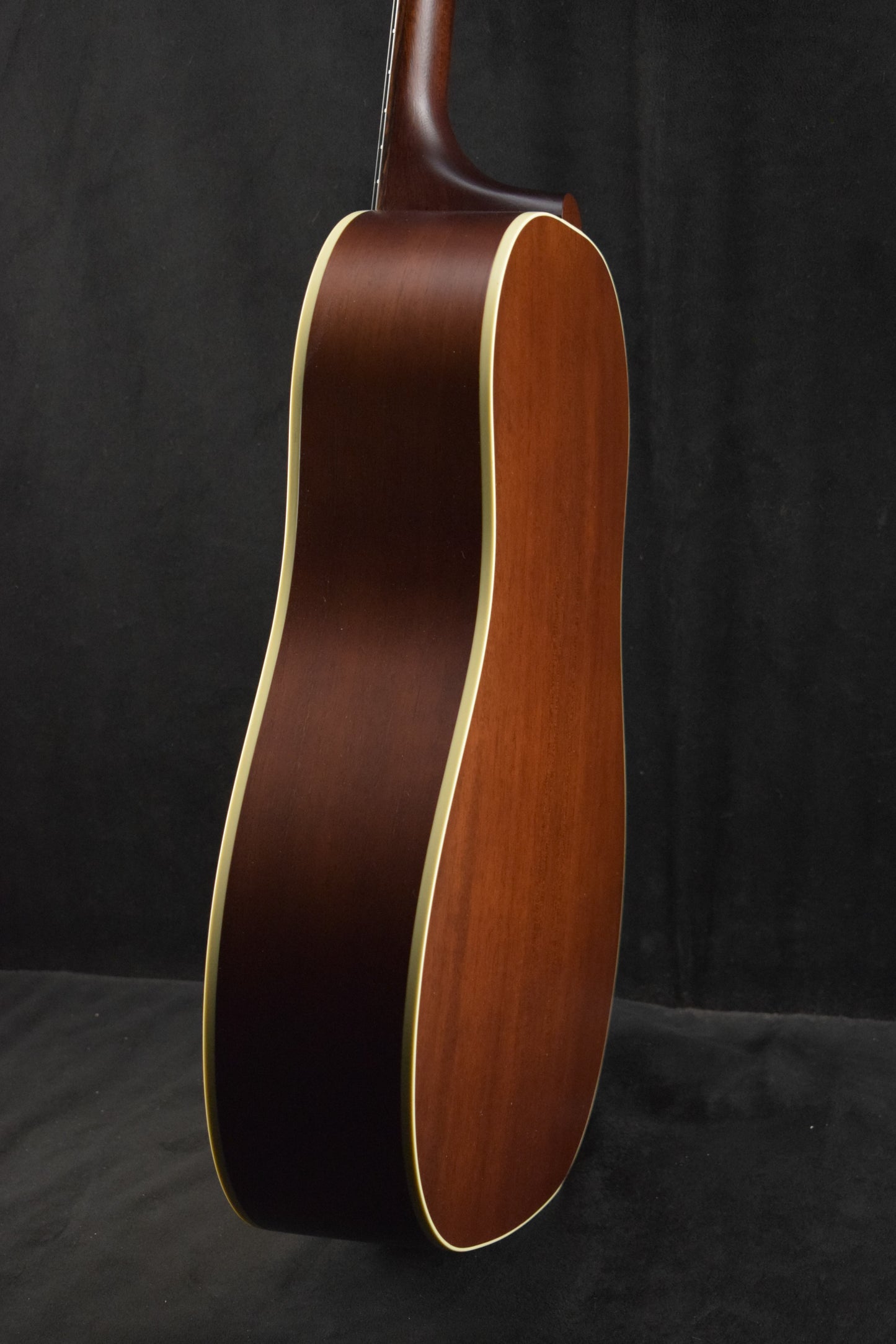 Gibson J-45 Special Satin Natural w/ Premium Soft Shell Case