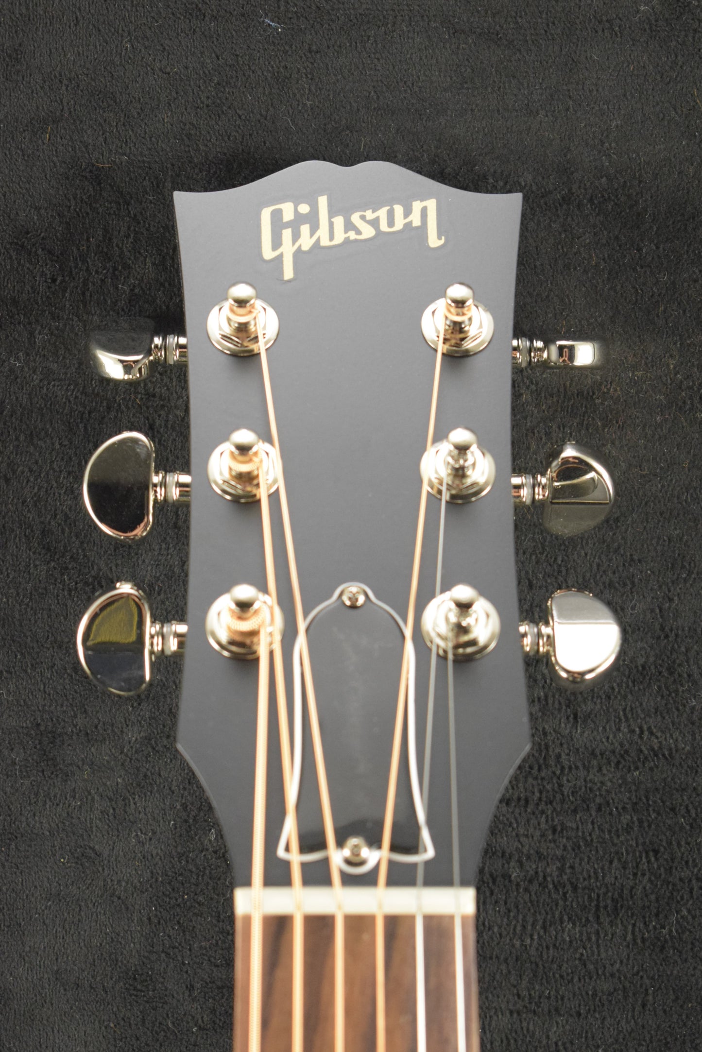 Gibson J-45 Special Satin Ebony w/ Premium Soft Shell Case