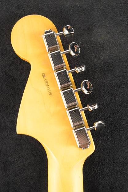 Fender American Professional Classic Jaguar Rosewood Fingerboard 3-Color Sunburst