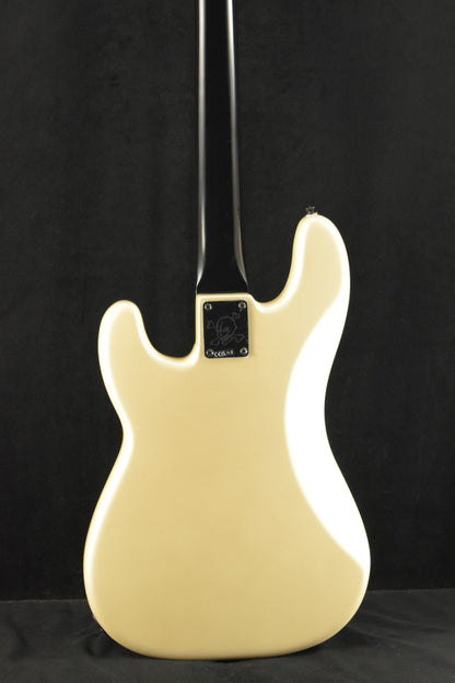 Fender Duff McKagan Deluxe Precision Bass Rosewood Fingerboard White Pearl