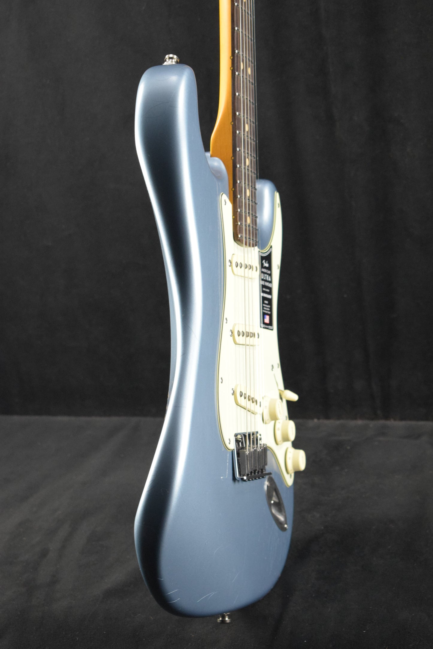 Fender American Ultra Luxe Vintage '60s Stratocaster Rosewood Fingerboard Ice Blue Metallic