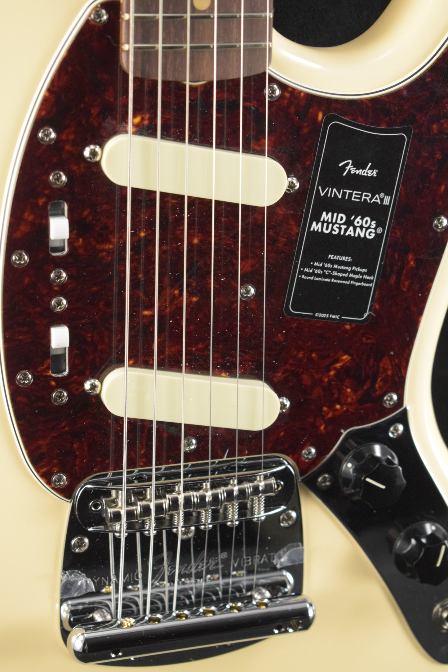 Fender Vintera III Mid '60s Mustang Olympic White Rosewood Fingerboard