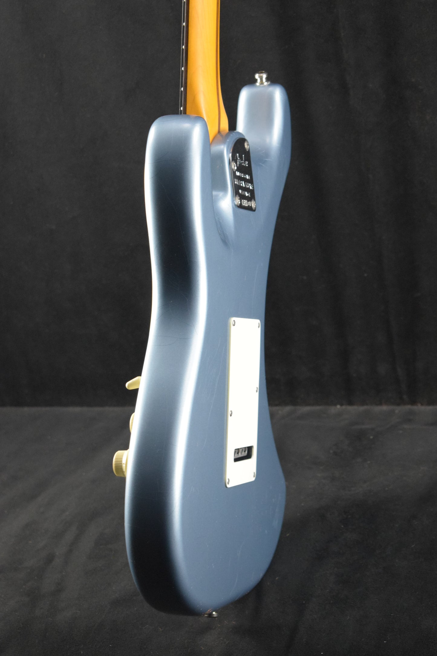 Fender American Ultra Luxe Vintage '60s Stratocaster Rosewood Fingerboard Ice Blue Metallic