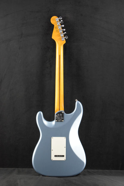 Fender American Ultra Luxe Vintage '60s Stratocaster Rosewood Fingerboard Ice Blue Metallic