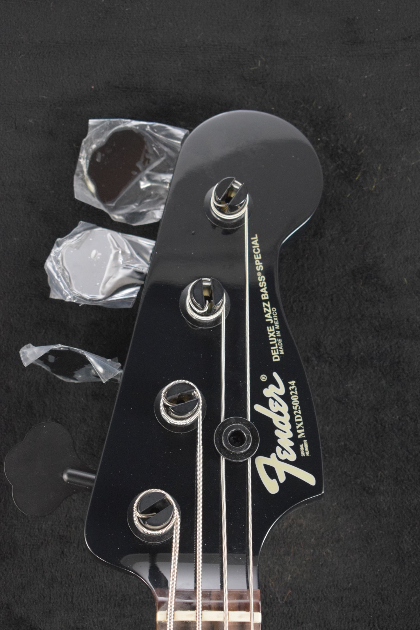 Fender Duff McKagan Deluxe Precision Bass Rosewood Fingerboard Black