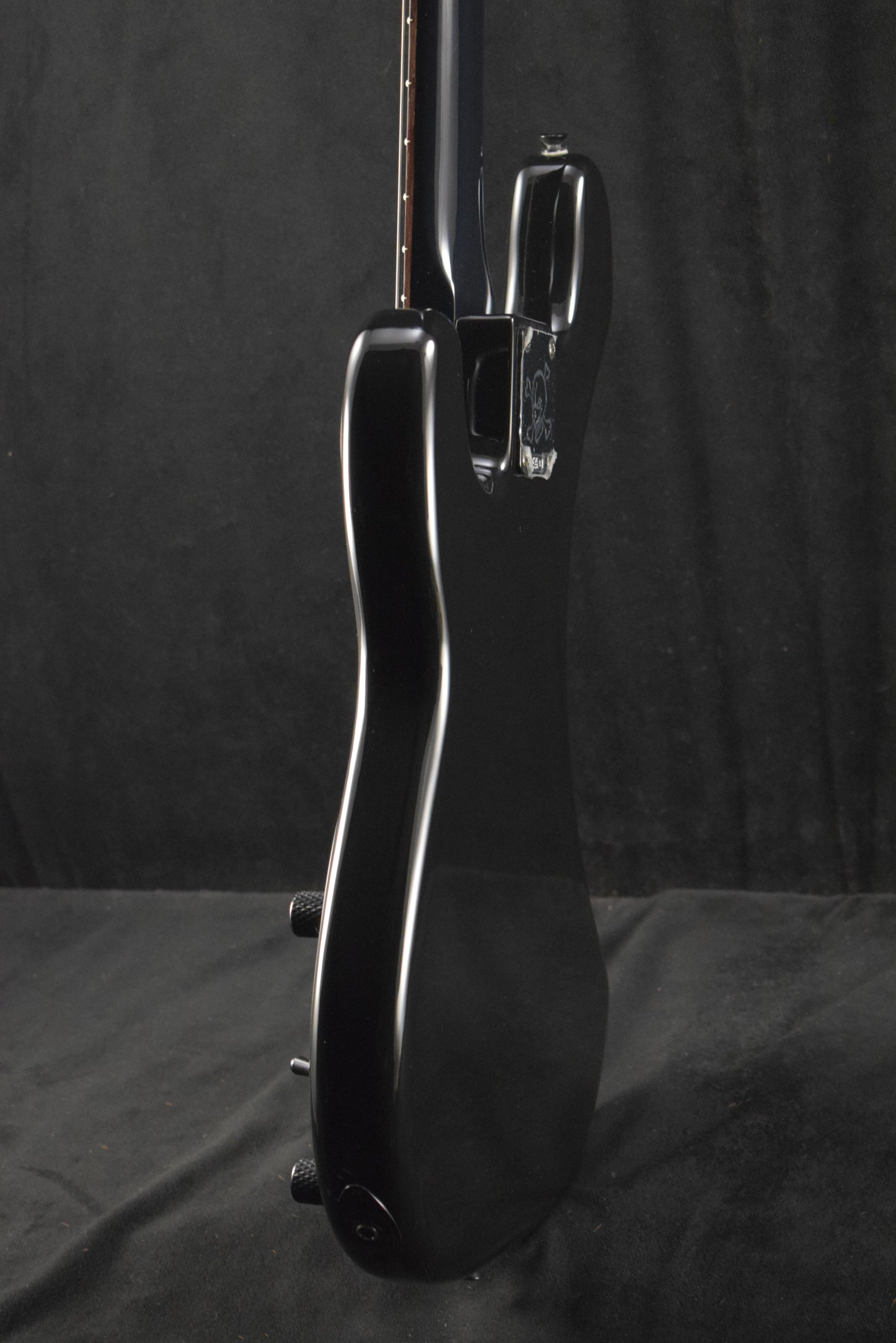 Fender Duff McKagan Deluxe Precision Bass Rosewood Fingerboard Black