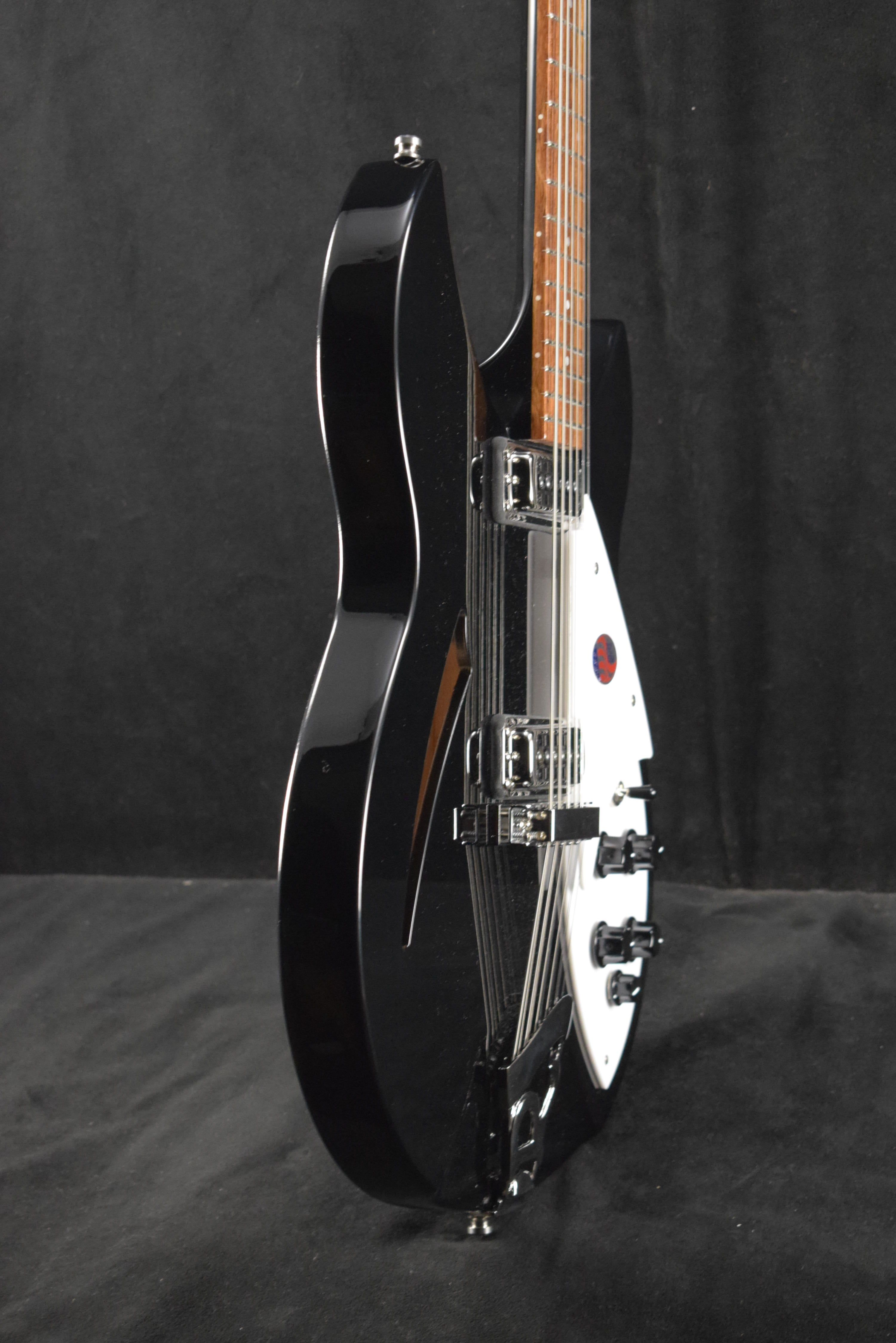 Rickenbacker 330/12 12-String Jetglo – Fuller's Guitar