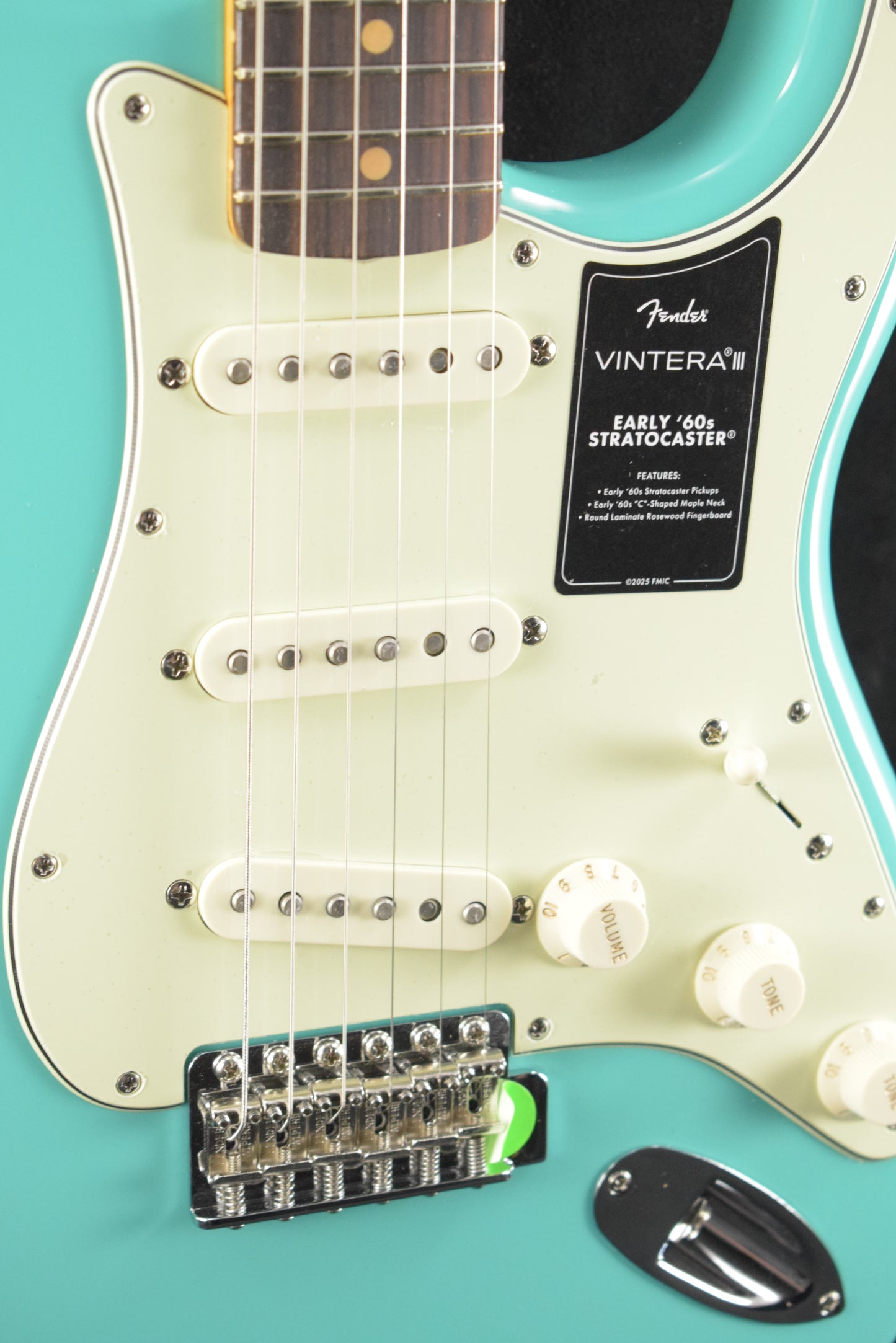 Fender Vintera III Early '60s Stratocaster Seafoam Green Rosewood Fingerboard