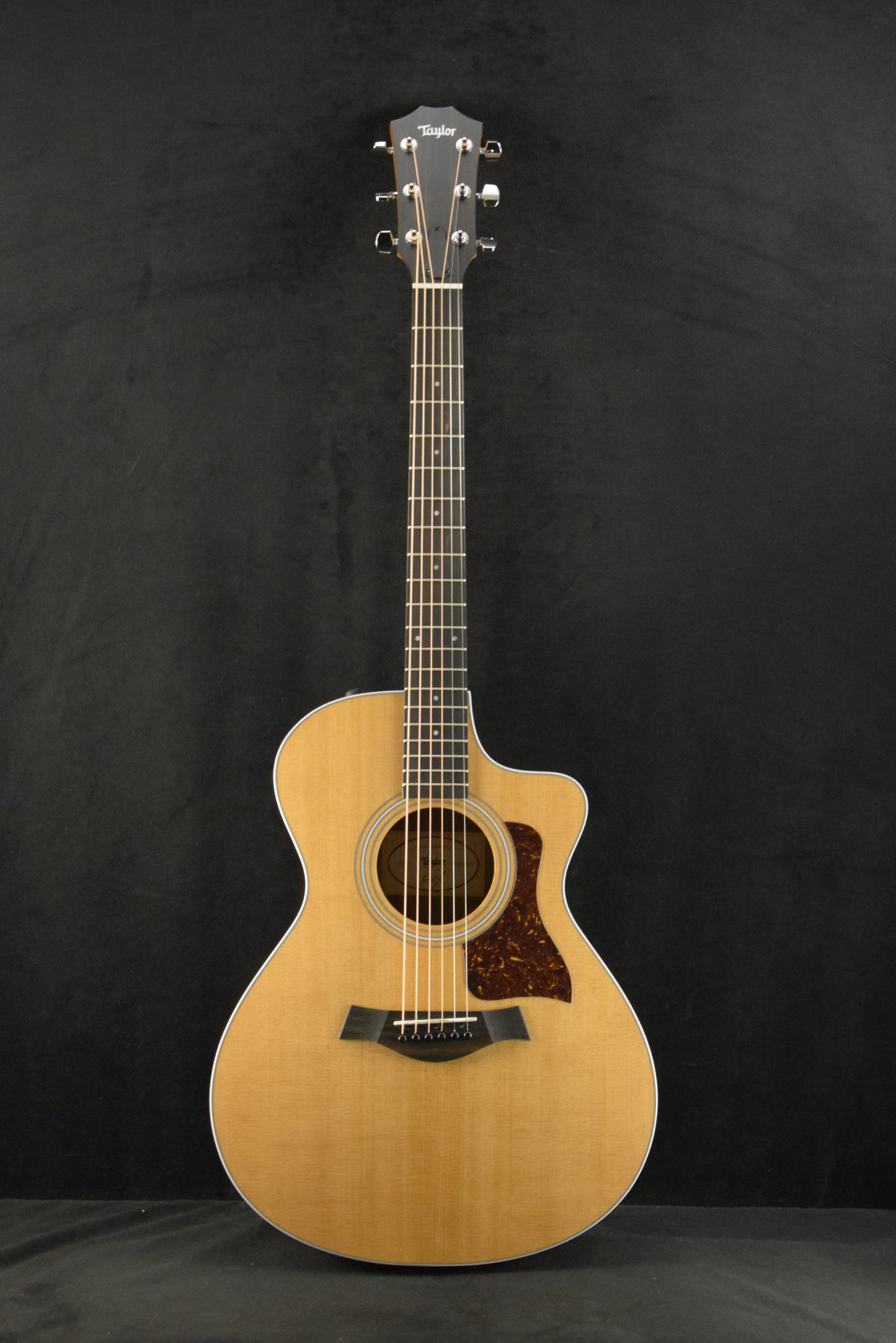 Taylor 212ce Grand Concert Walnut/Spruce Natural