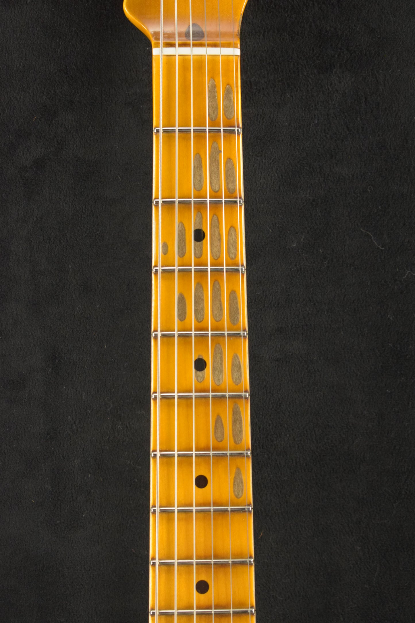 Fender 1955 Stratocaster Heavy Relic Aged 2-Color Sunburst 1-Piece Quartersawn Maple Neck