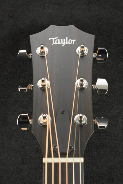 Taylor 212ce Grand Concert Walnut/Spruce Natural