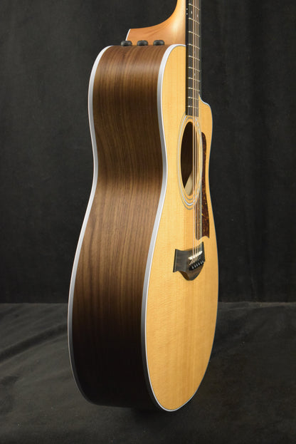 Taylor 212ce Grand Concert Walnut/Spruce Natural