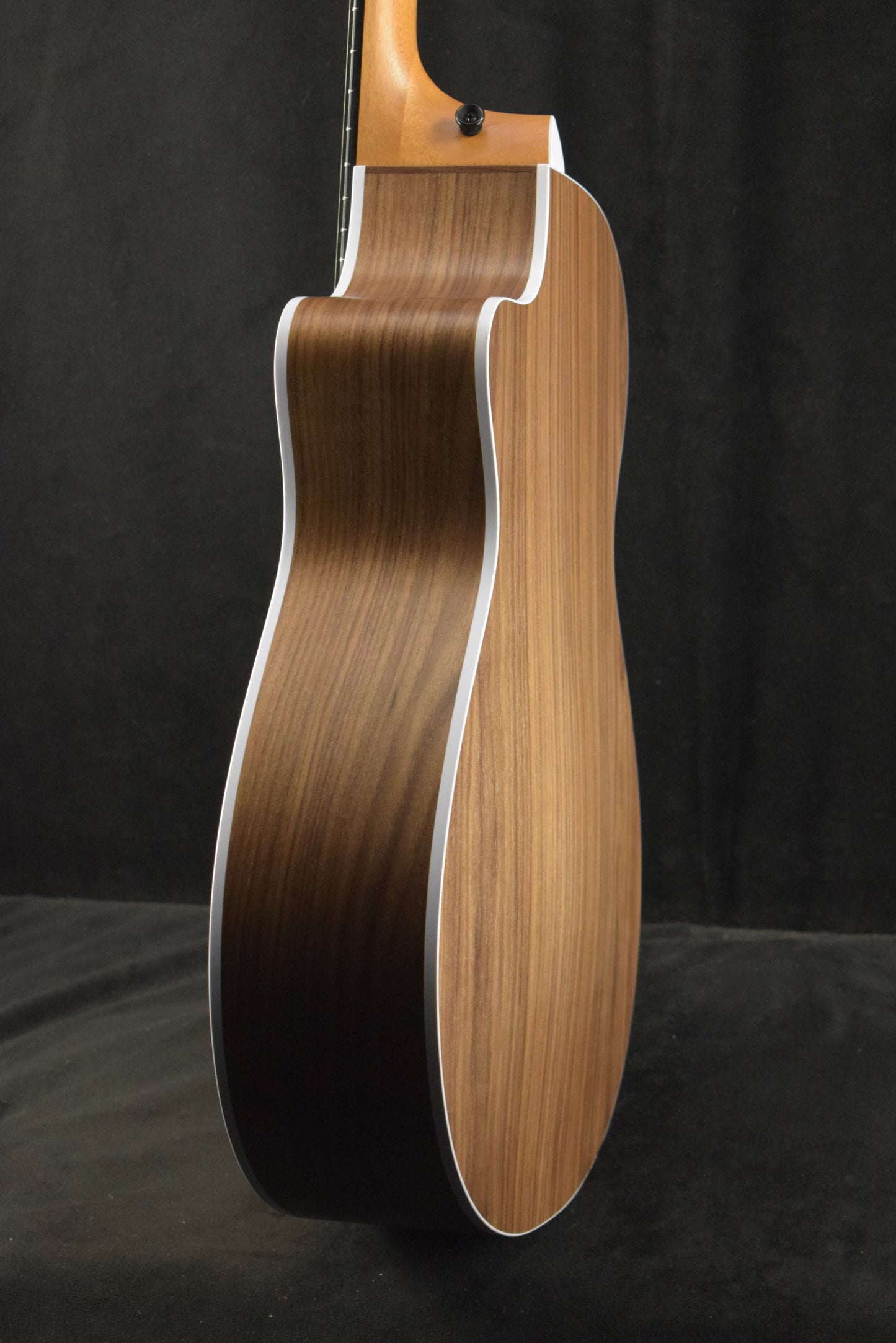 Taylor 212ce Grand Concert Walnut/Spruce Natural