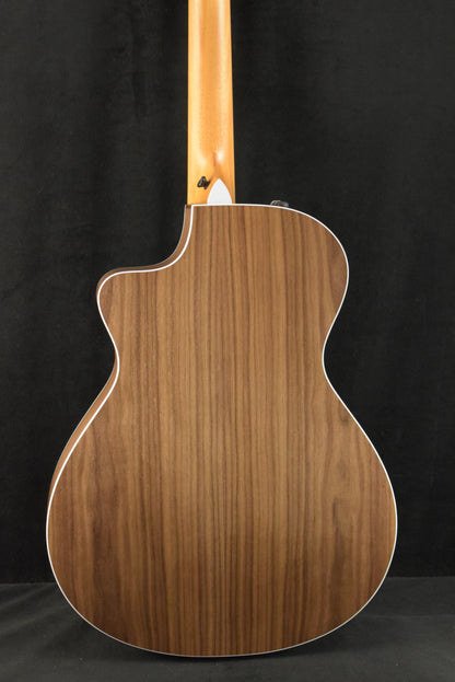 Taylor 212ce Grand Concert Walnut/Spruce Natural