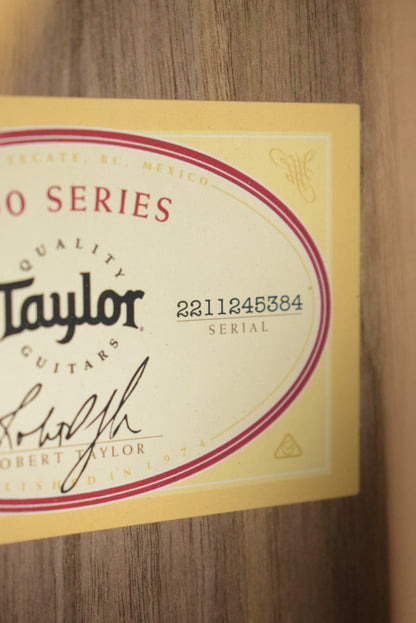 Taylor 212ce Grand Concert Walnut/Spruce Natural