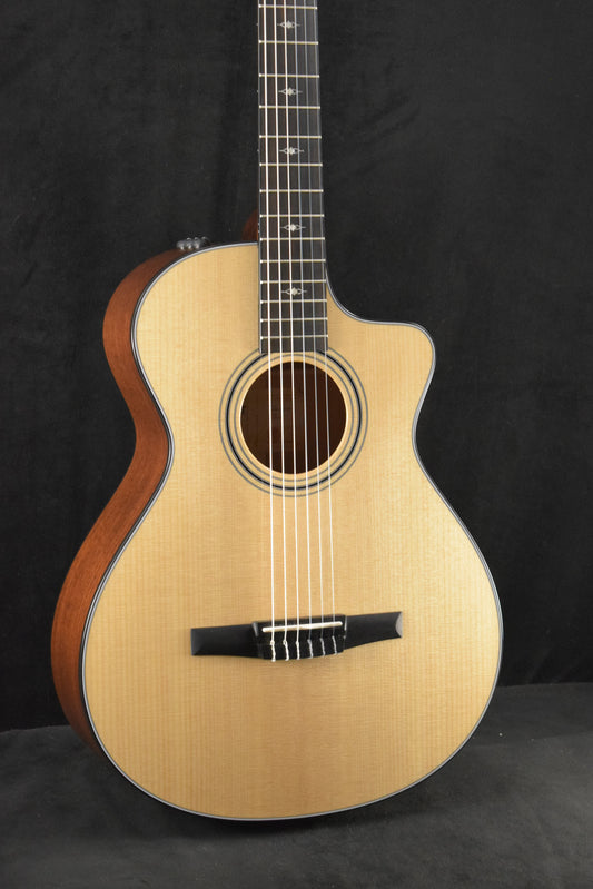 Taylor 312ce-N Nylon-String 12-Fret Natural