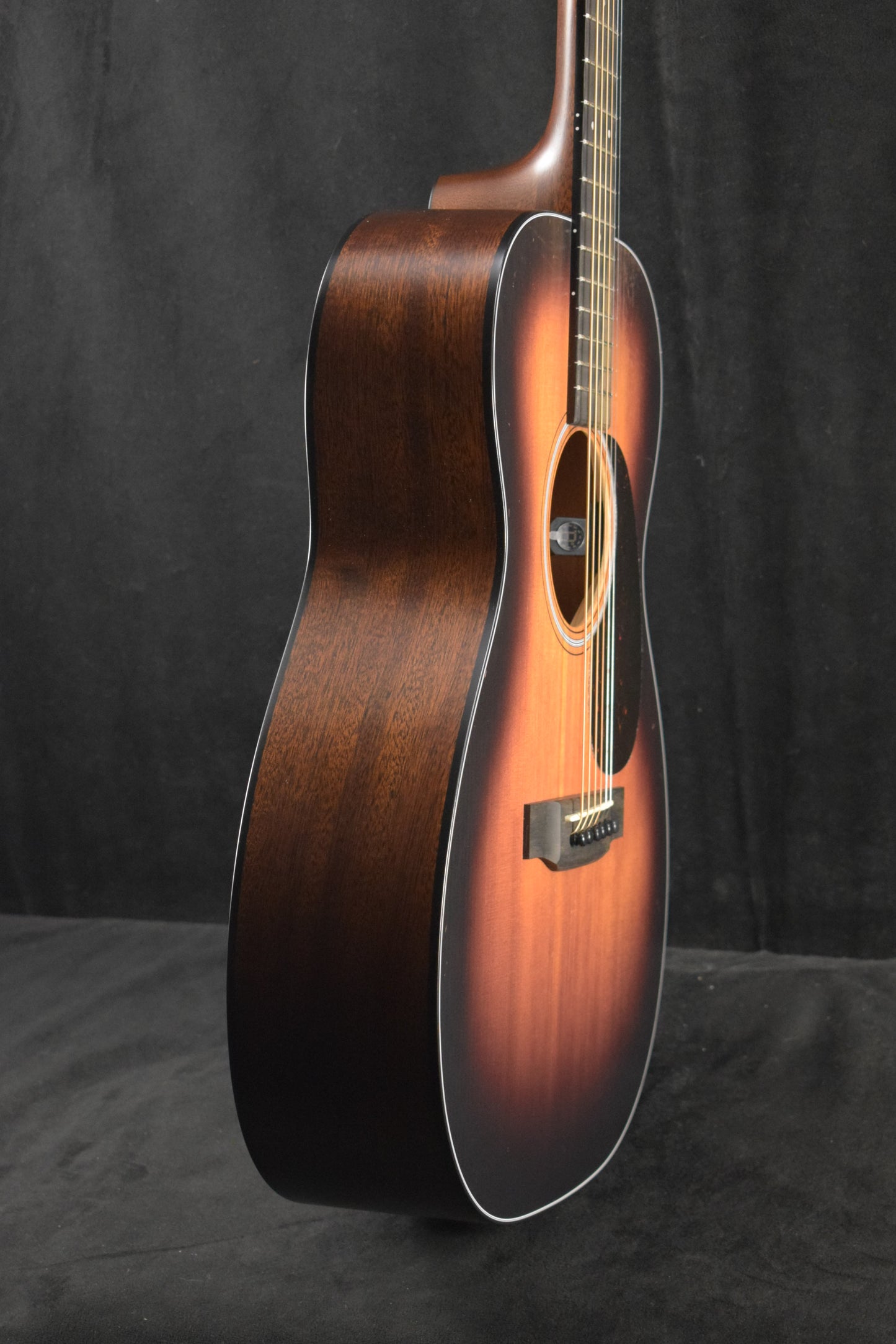 Martin 00-10E Retro Joe Bonamassa Worn Sunburst Top