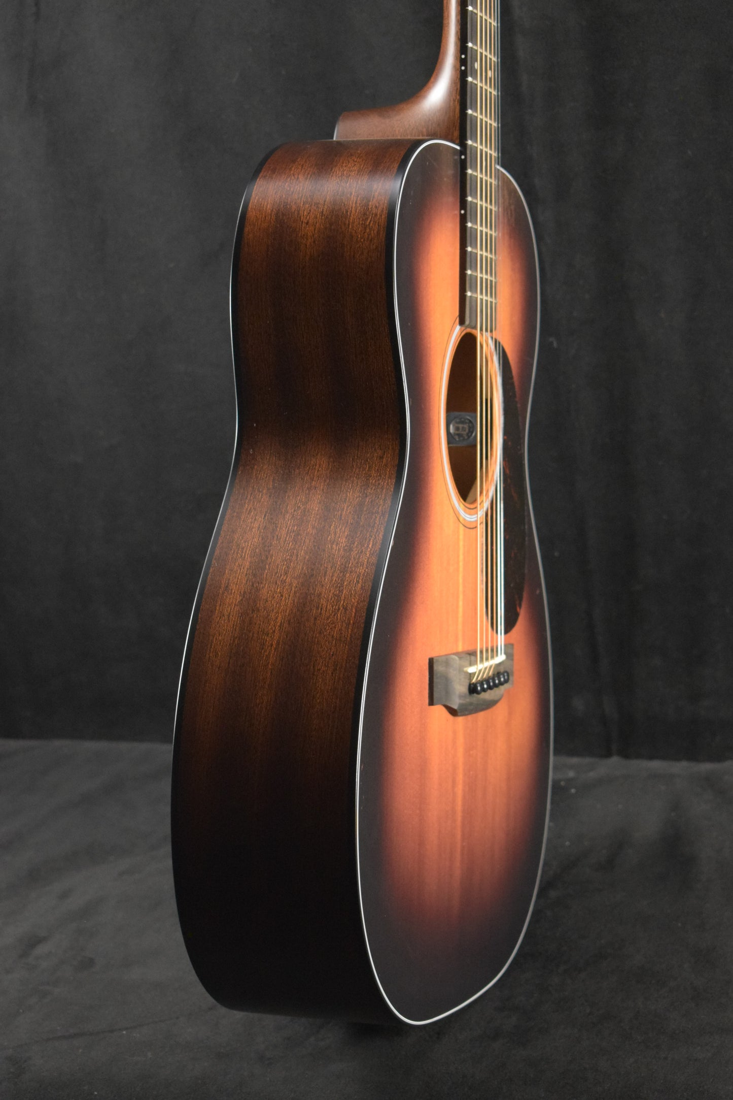Martin 00-10E Retro Joe Bonamassa Worn Sunburst Top