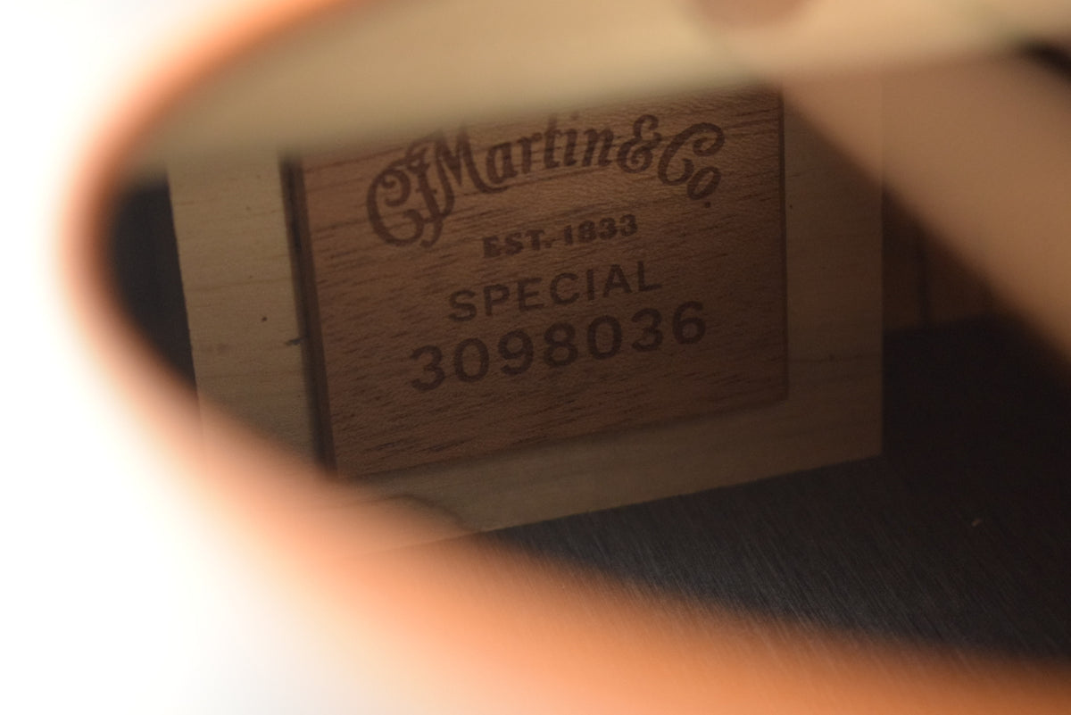 Martin 000-X2E Brazilian Burst Special