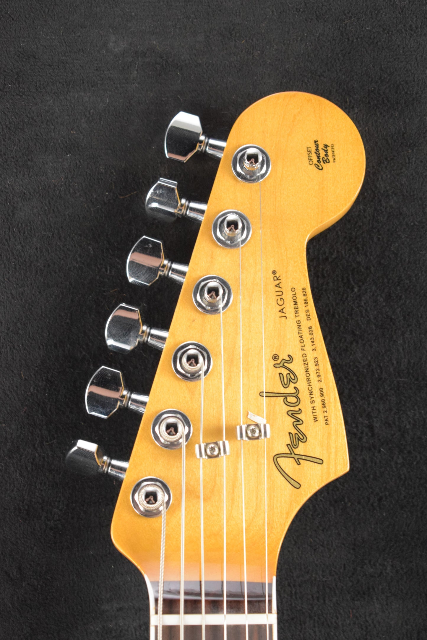 Fender Kurt Cobain Jaguar Rosewood Fingerboard 3-Color Sunburst