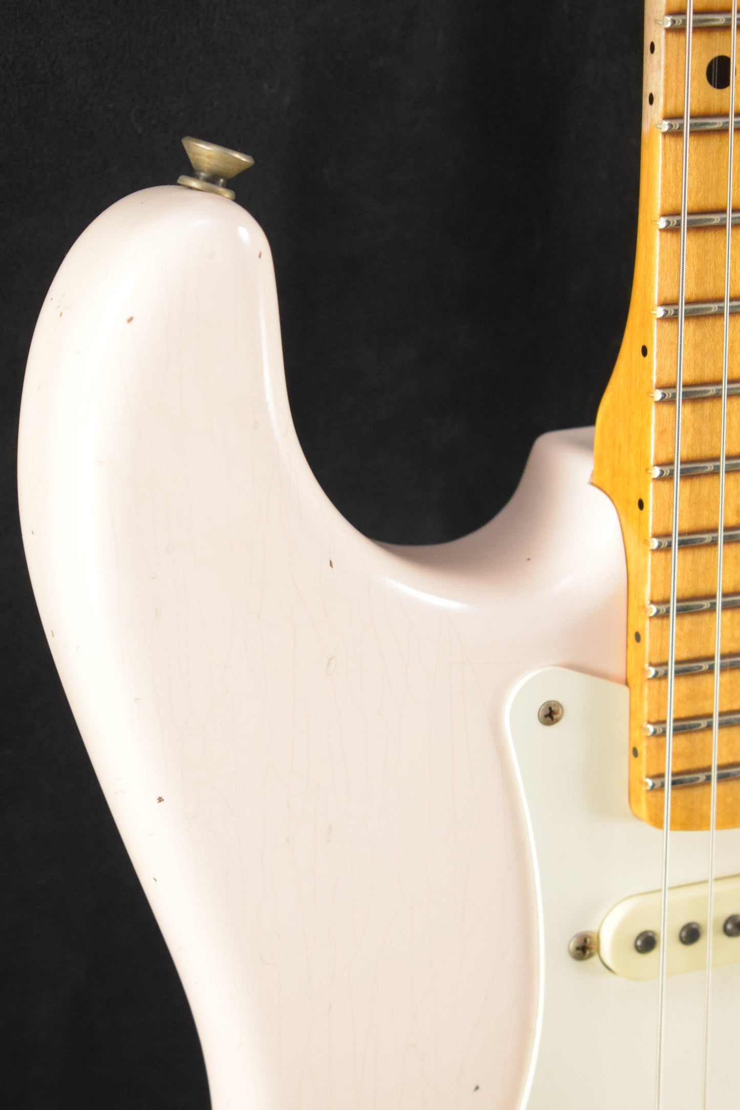 Fender '56 Strat Journeyman Relic Super Faded Aged Shell Pink w/"Bone-Tone" Pickups