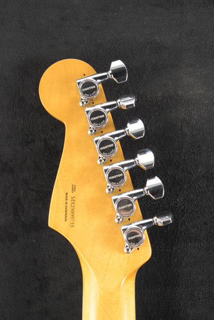 Fender Kurt Cobain Jaguar Rosewood Fingerboard 3-Color Sunburst