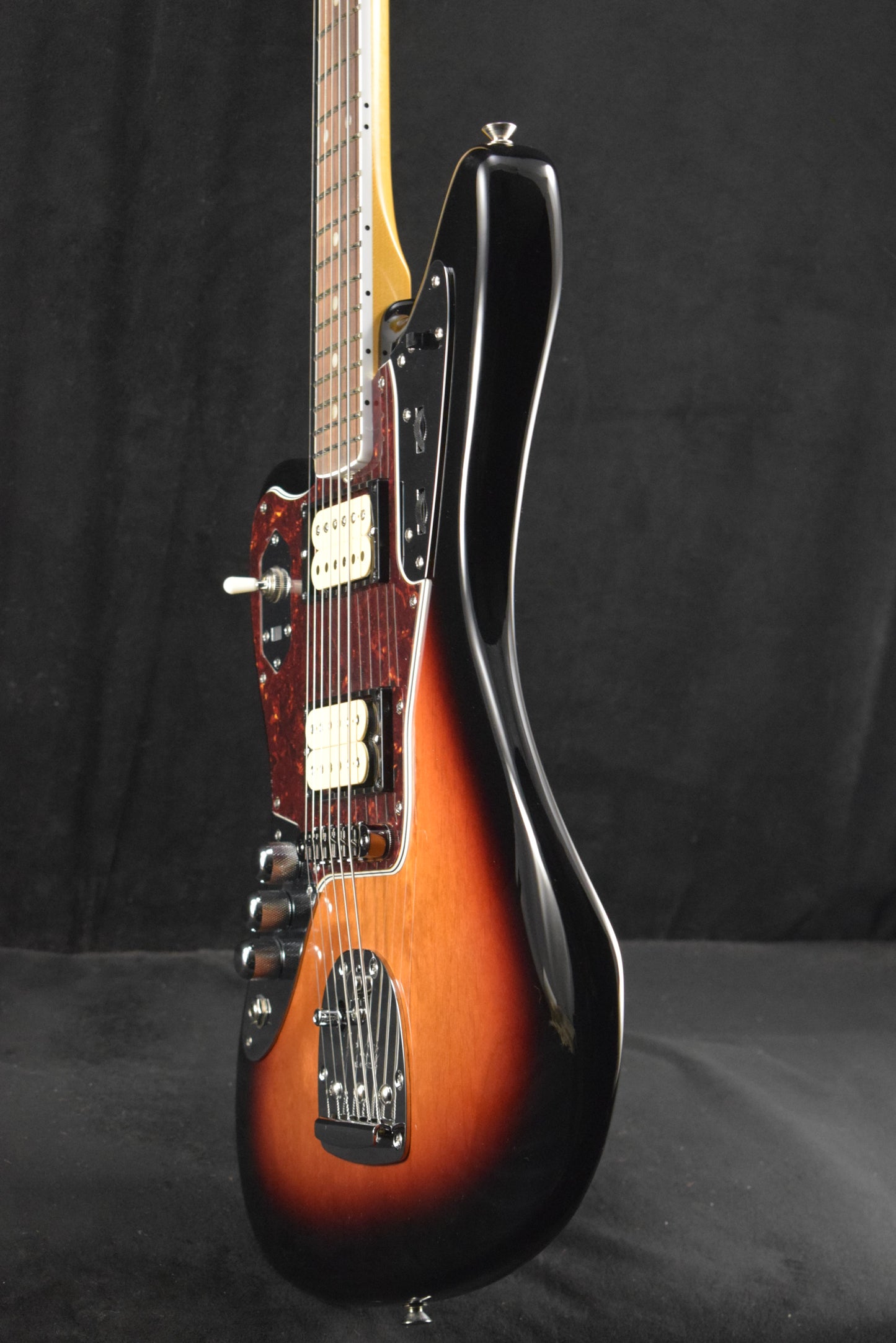 Fender Kurt Cobain Jaguar Left-Handed Rosewood Fingerboard 3-Color Sunburst