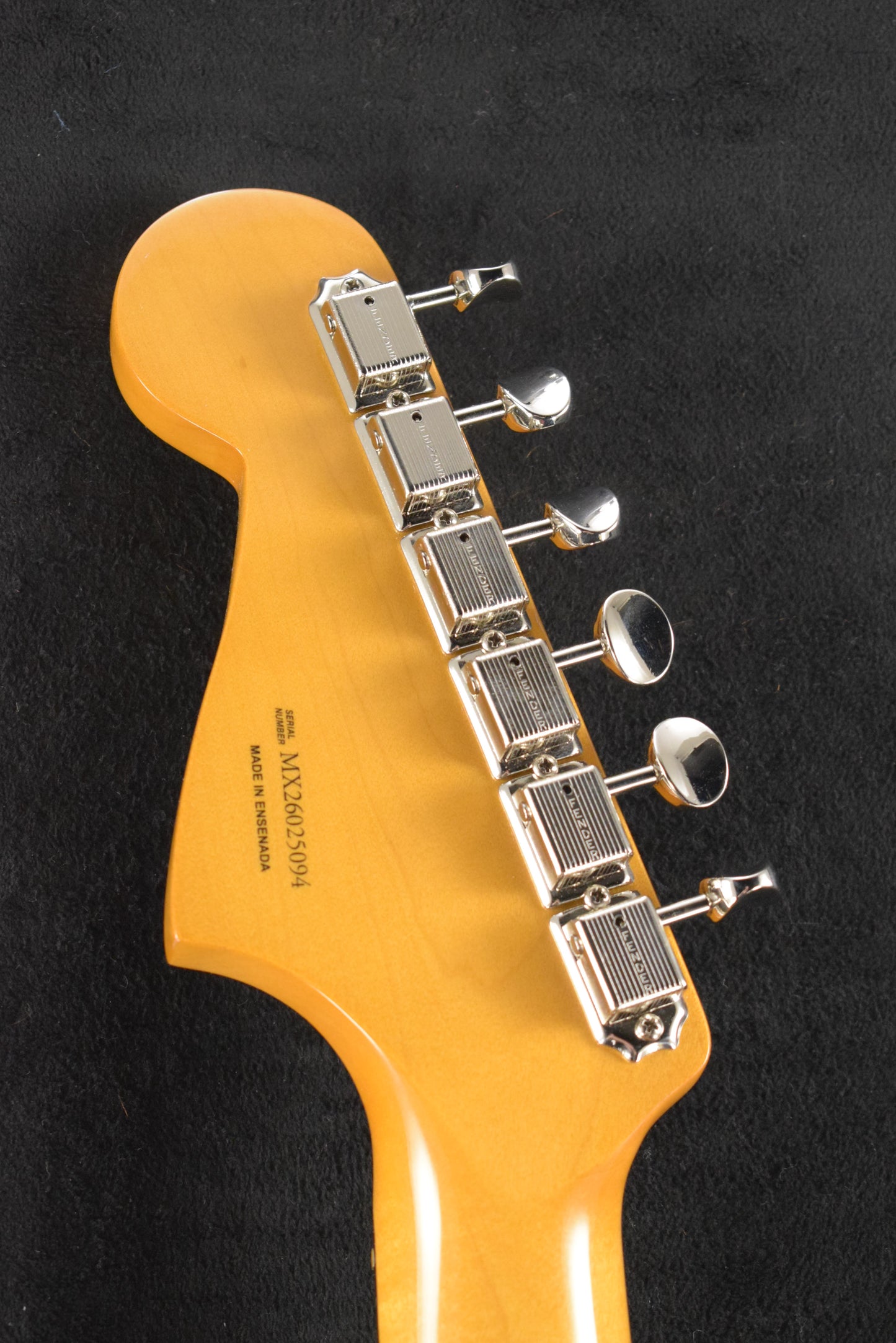 Fender Vintera III Mid '60s Jazzmaster Candy Apple Red Rosewood Fingerboard