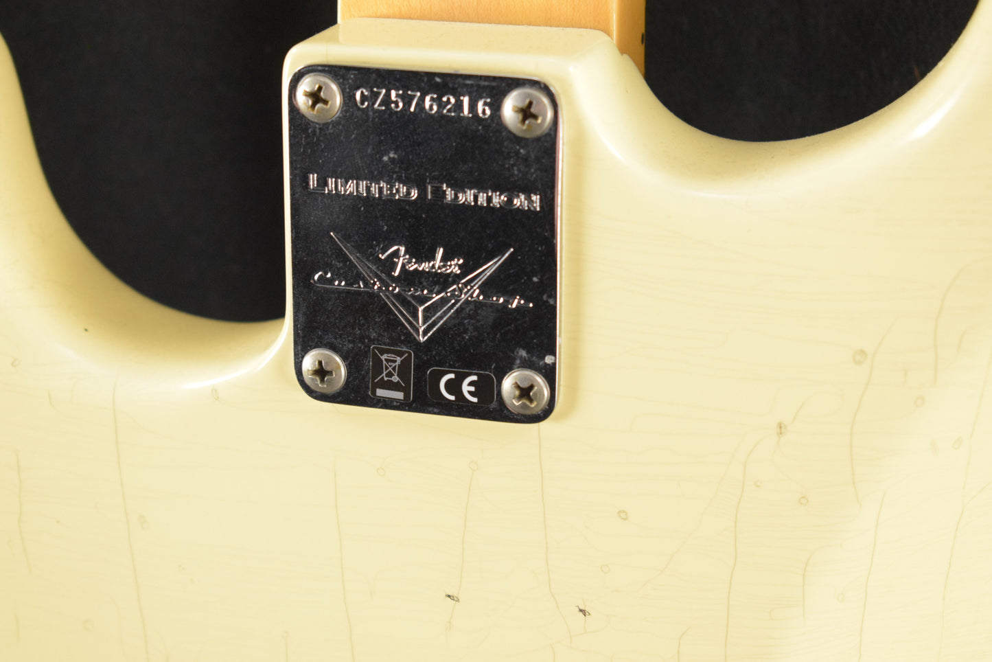 Fender Custom Shop Limited Edition '69 Stratocaster Journeyman Relic - Aged Vintage White