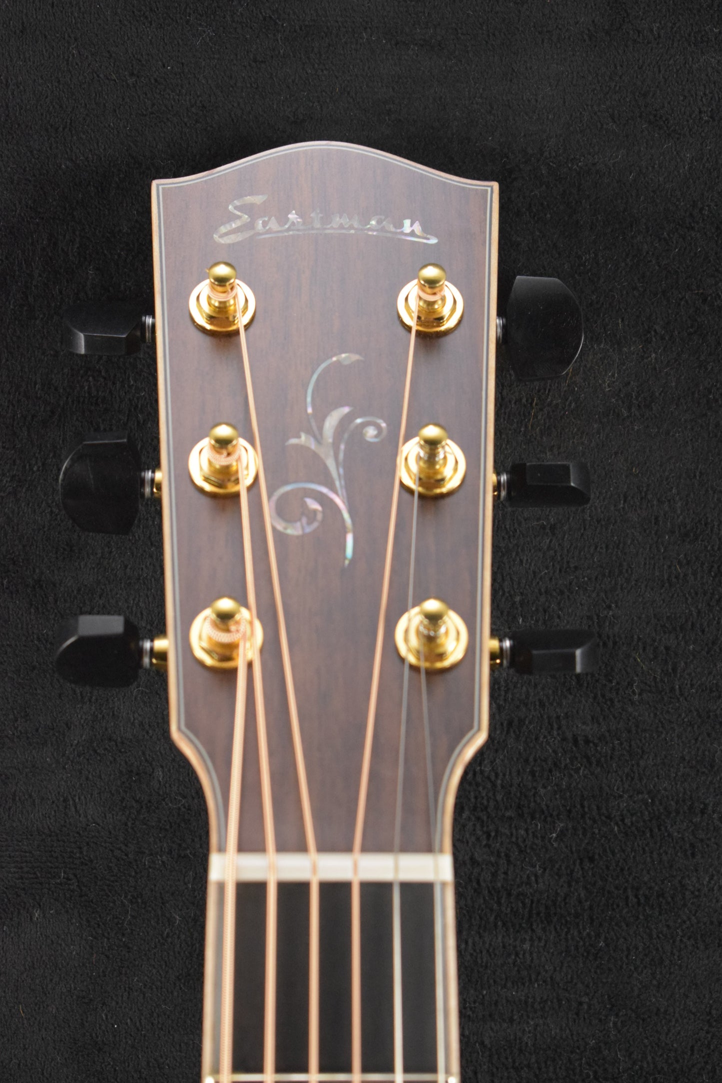 Eastman AC822CE Acoustic-Electric Grand Auditorium Natural Truetone Gloss