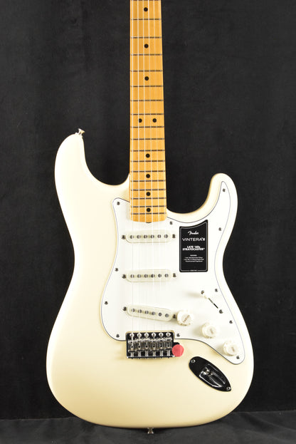 Fender Vintera III Late '60s Stratocaster Olympic White Maple Fingerboard