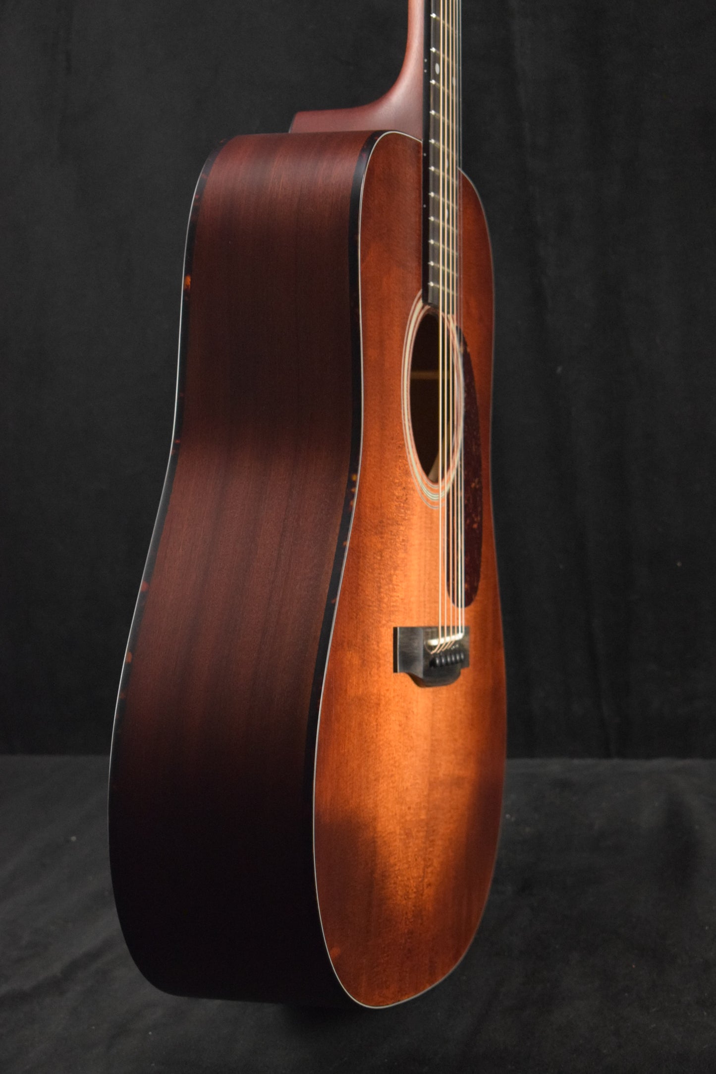 Eastman E1D-CLA Solid Sitka Spruce/Sapele Dreadnought Classic Truetone Satin