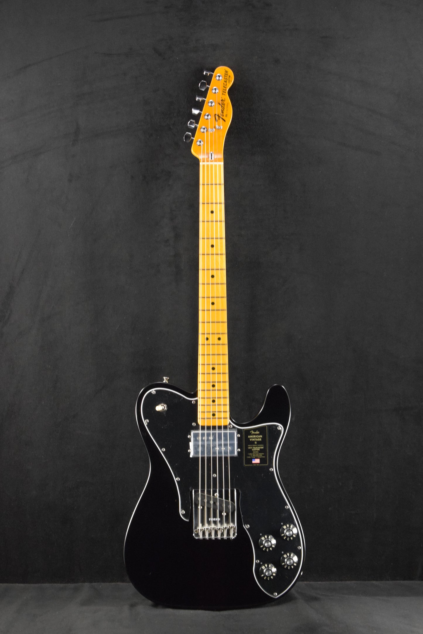 Fender American Vintage II 1977 Telecaster Custom Maple Fingerboard Black