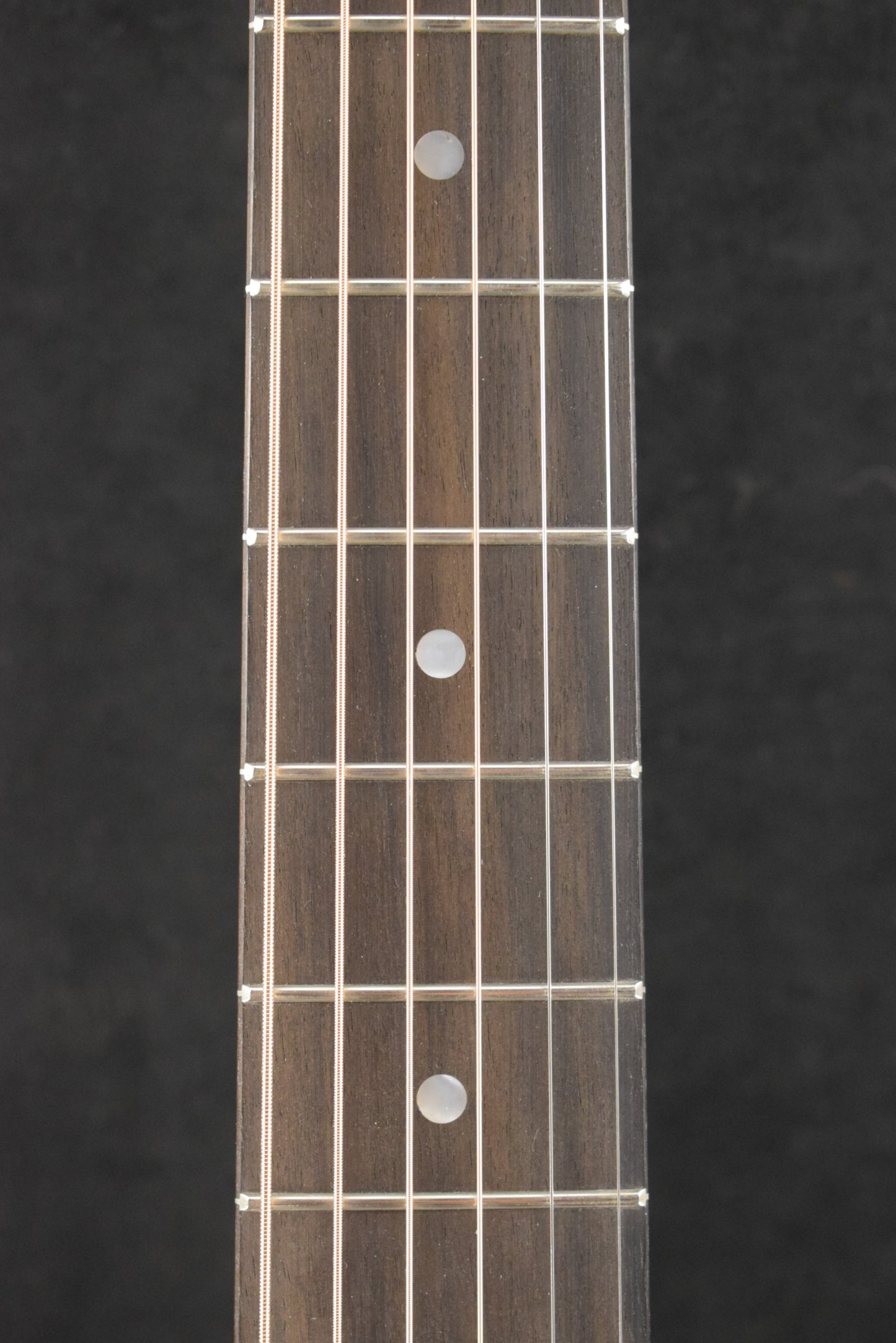 Eastman E2D-DLX-SB Solid Cedar/Sapele Dreadnought Sunburst Truetone Gloss