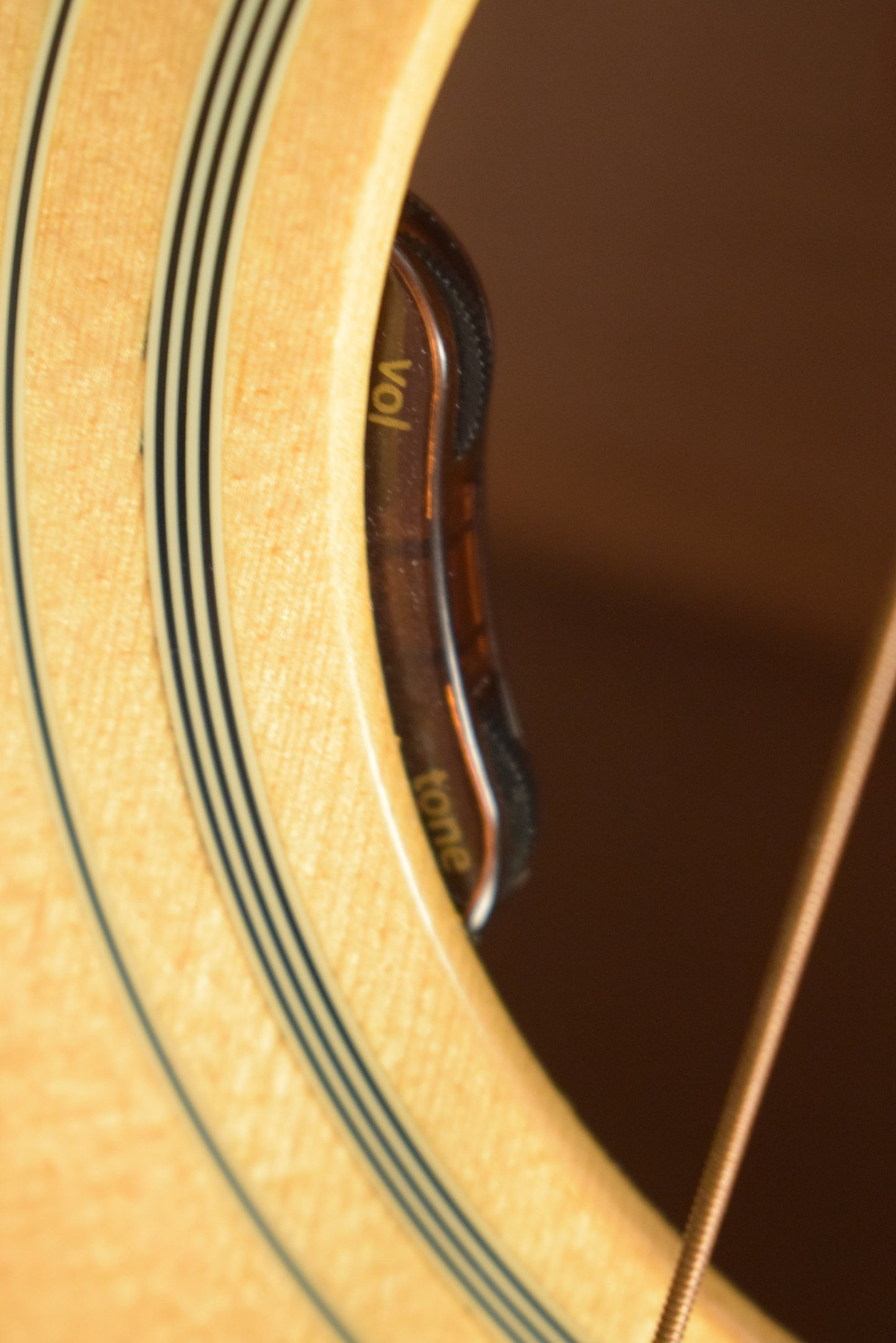 Gibson Dove Original Antique Natural